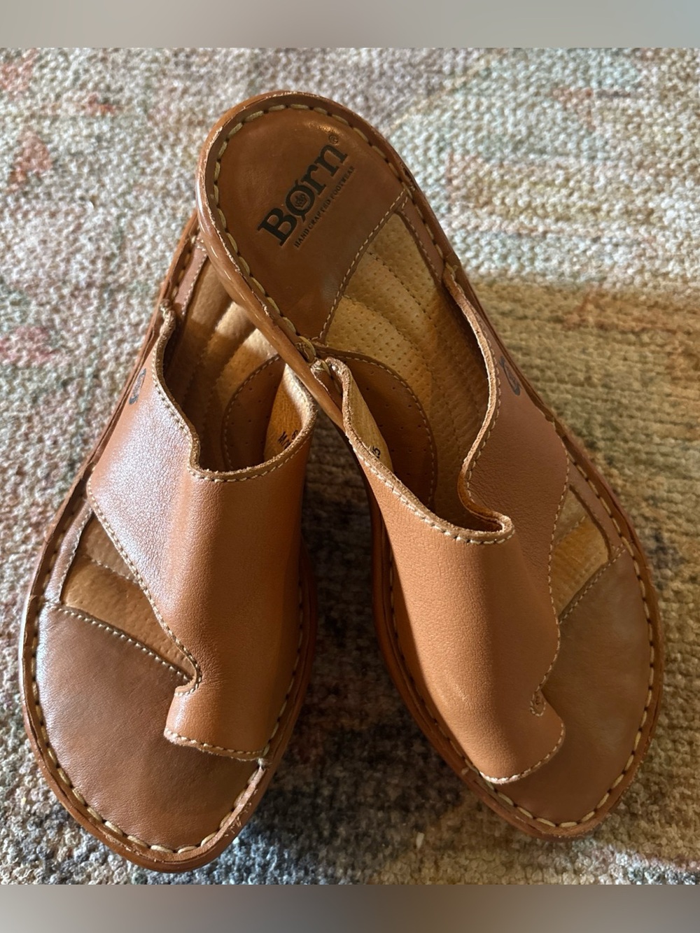 Born Cognac Brown Leather Slide Sandals with Hinti Toe Loop Sz 6 VGUC
